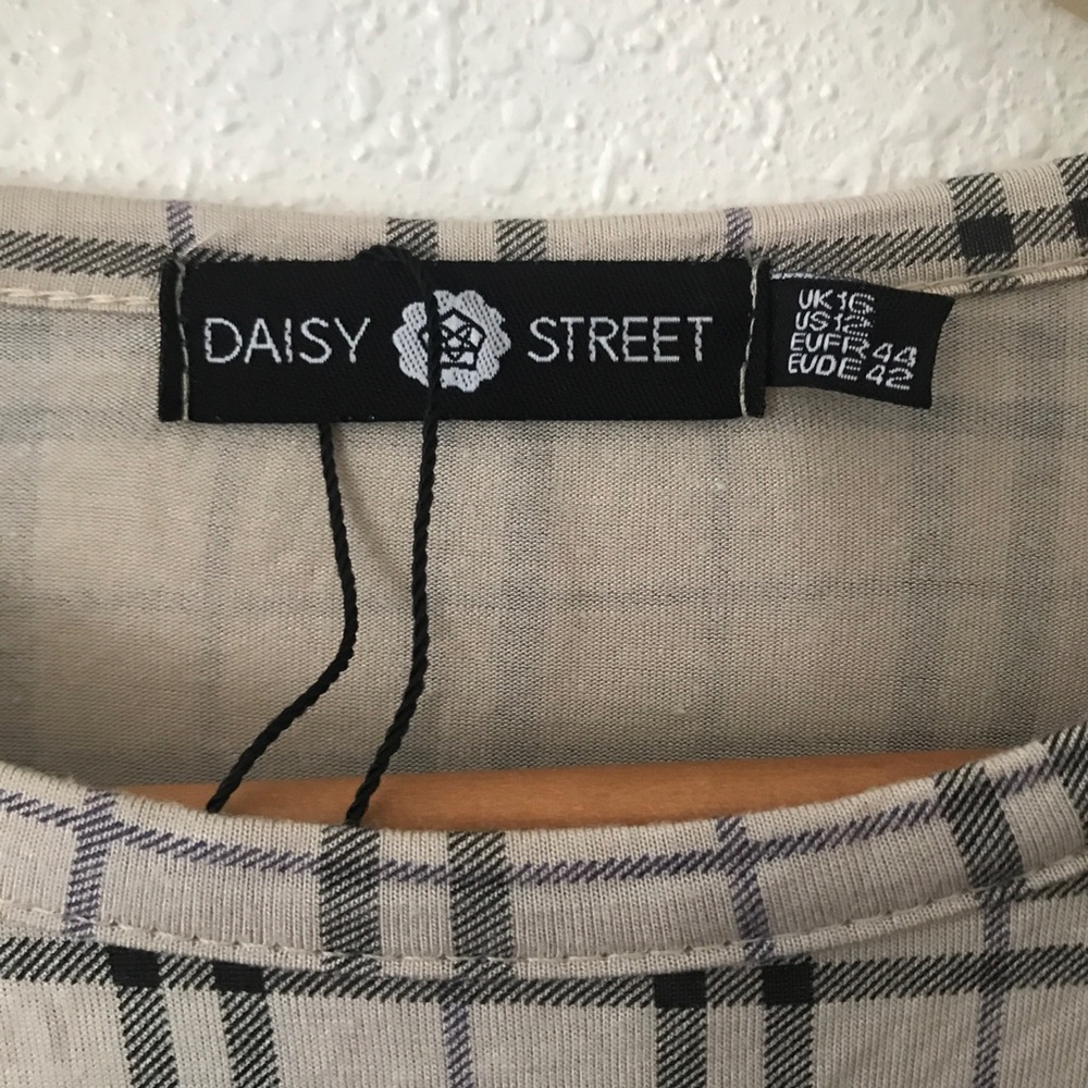 Daisy Street Ruffle holiday Mini Dress - Picture 4 of 5